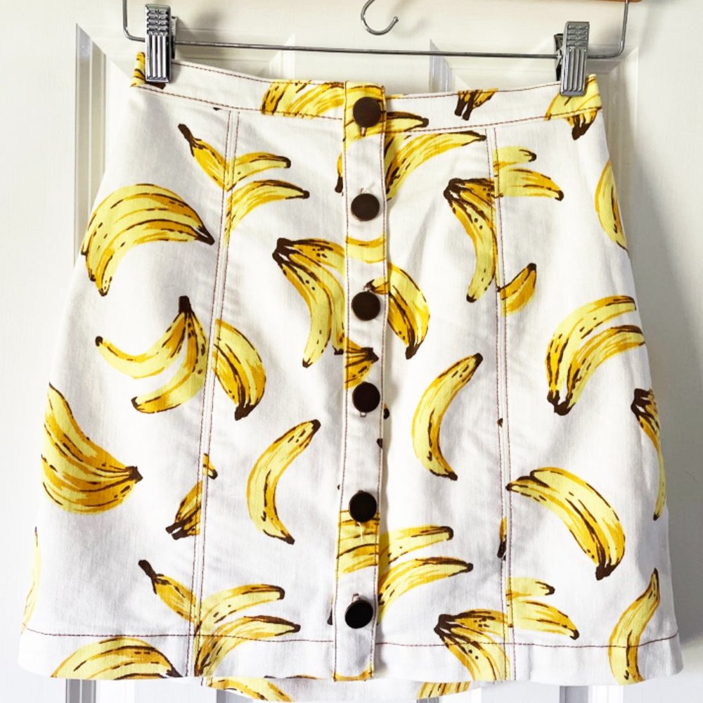 NWT URBAN OUTFITTERS WHITE DENIM BANANA SKIRT